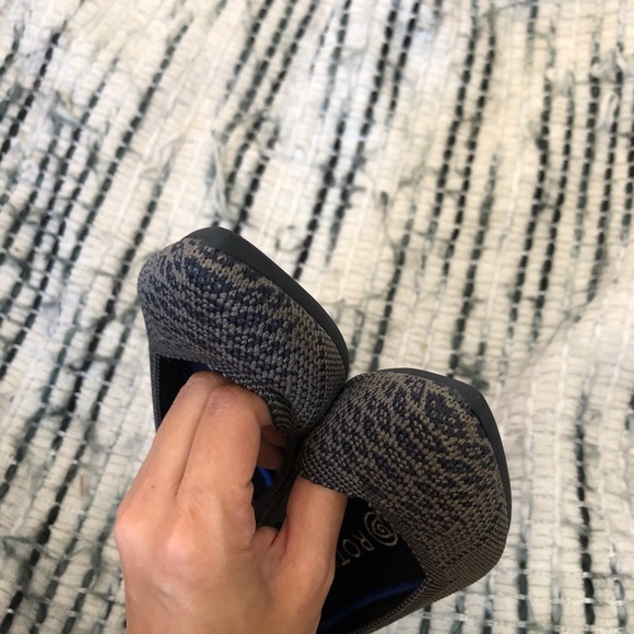 Walnut python rothy’s size 6 - Picture 2 of 6